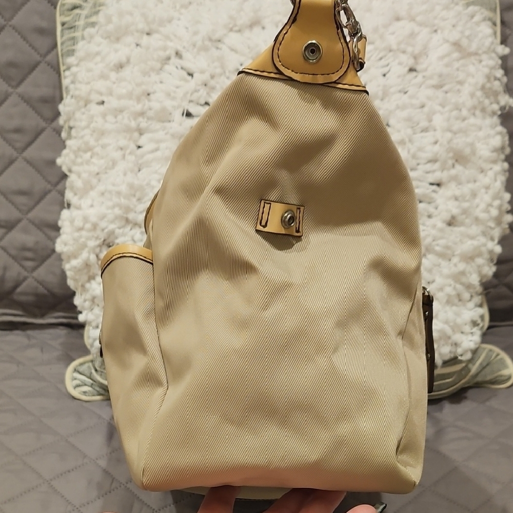 Maxx New York Tan Tote Handbag with Removeable Shoulder Strap - Picture 7 of 16
